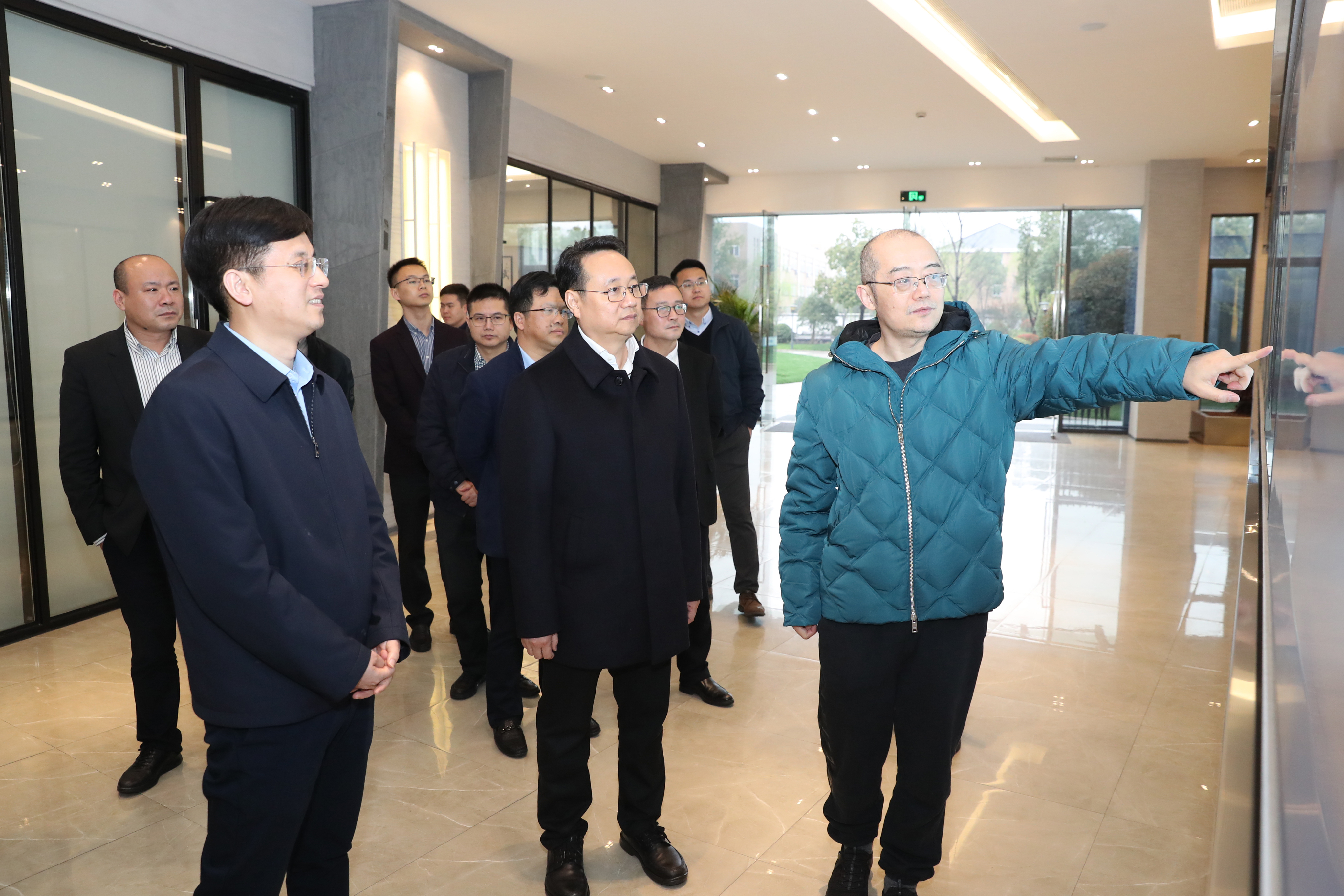 湖州市委副書記、市長(zhǎng)王綱調(diào)研我武生物